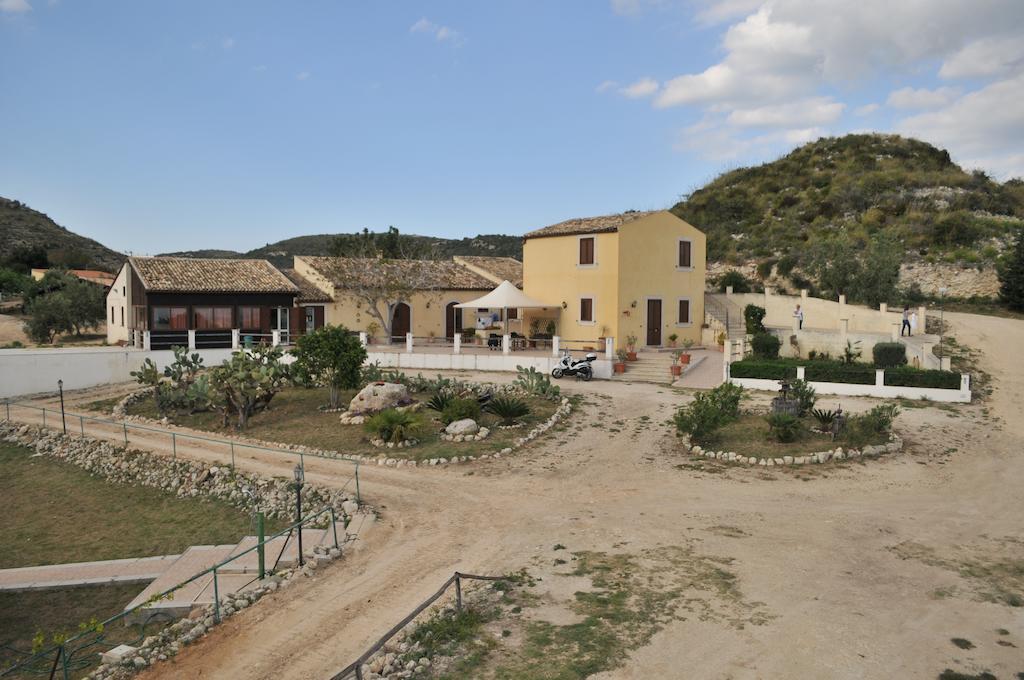 فيلا نوتوفي Agriturismo Timpa Del Sole المظهر الخارجي الصورة