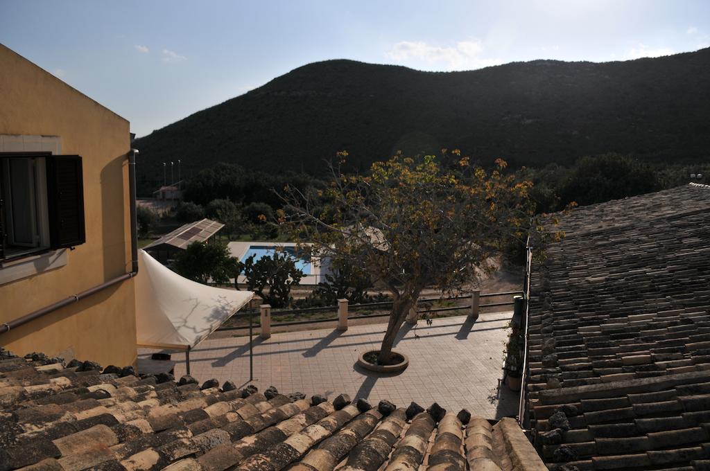 فيلا نوتوفي Agriturismo Timpa Del Sole الغرفة الصورة