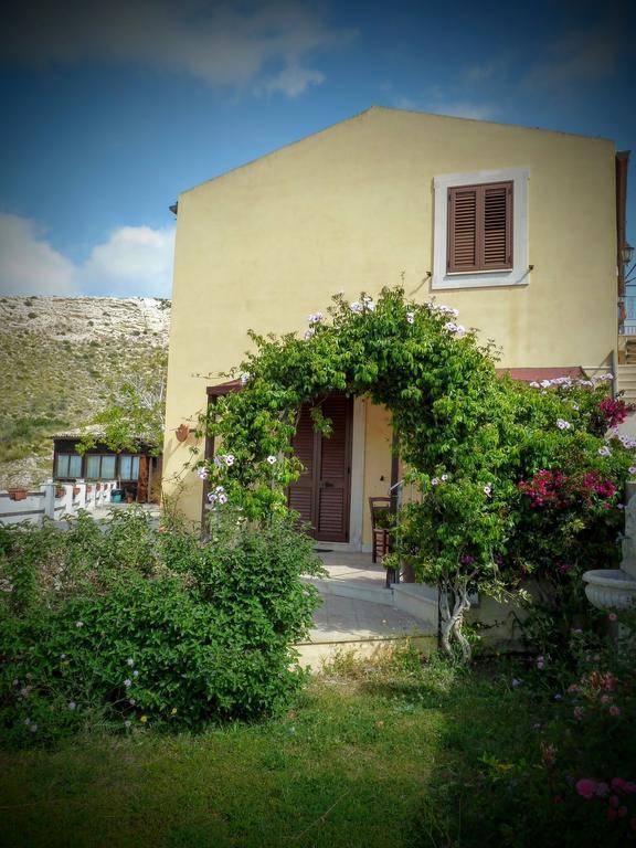 فيلا نوتوفي Agriturismo Timpa Del Sole المظهر الخارجي الصورة